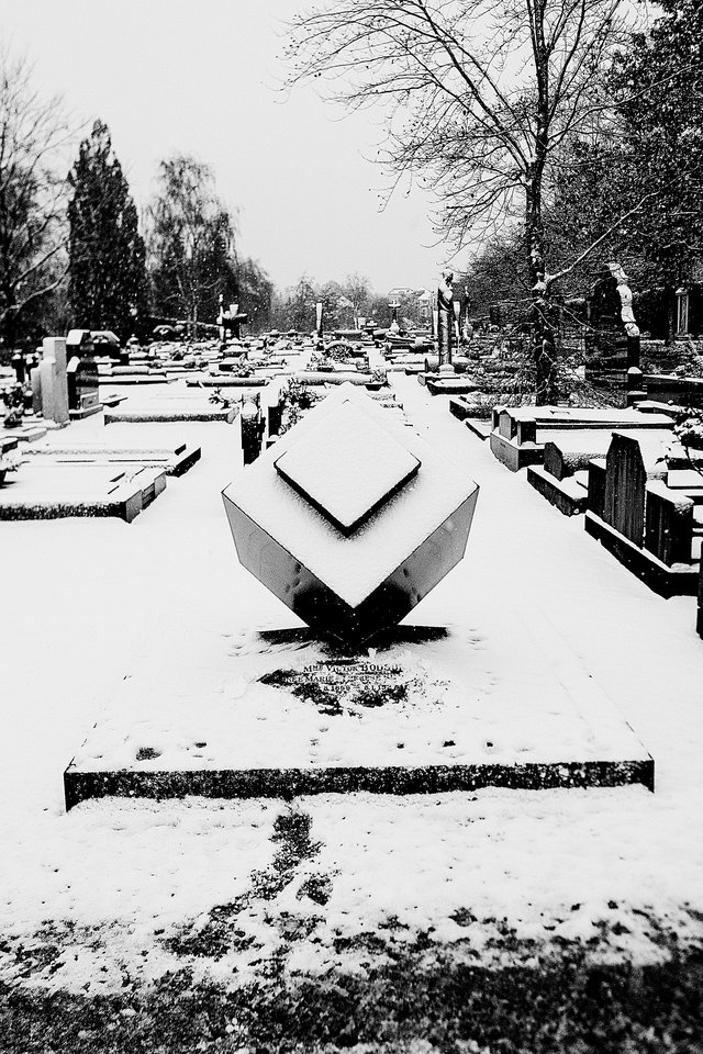 La tombe de Victor Bodson au cimetière du Limpertsberg