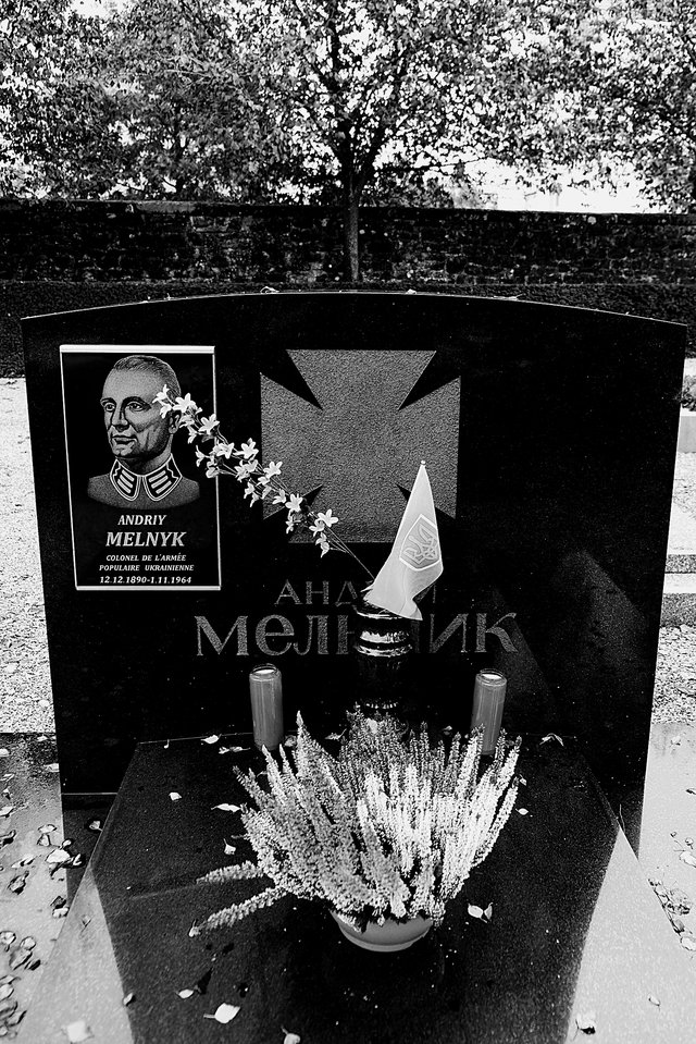 Tombe d’Andriy Melnyk au  cimetière de Bonnevoie