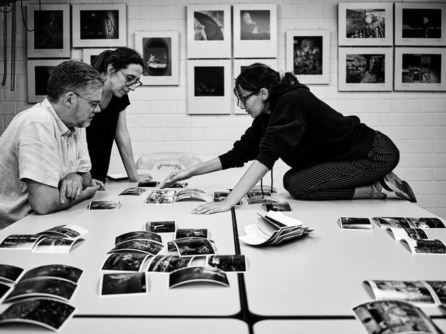 Une séance d’analyse d’images pour former une séquence cohérente