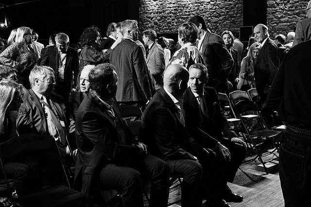 Jean-Louis Schiltz (vice-président de la Fedil et ancien ministre CSV) en discussion avec Georges Mischo (ministre du Travail, C