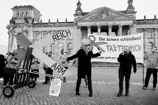 Manifestation  de Attac  le 1er décembre devant le Bundestag à Berlin
