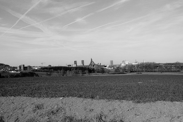 La skyline de Belval vue de la liaison Micheville, côté français