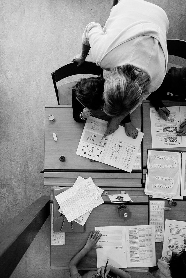 Schüler an einer Grundschule in Luxemburg